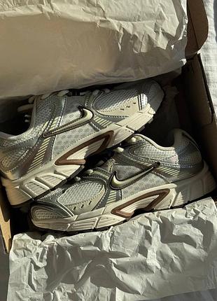 Кроссовки nike v5 rnr sail light arewood brown