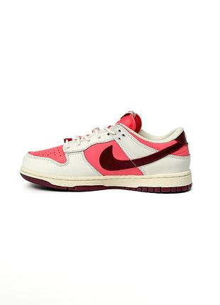 Nike sb dunk
“valentine’s day” premium