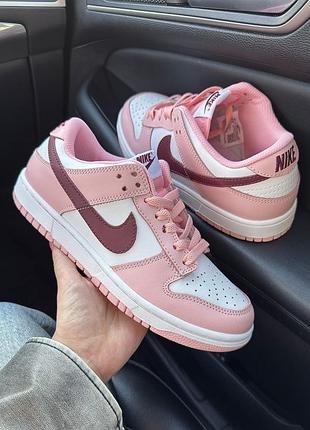 Неймовірні жіночі кросівки nike sb dunk low pink bordo рожеві