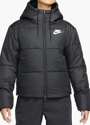 Оригінальна двостороння куртка nikeв розмірі  m/l.