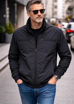 Вітровка чоловіча