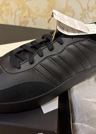 Кросівки adidas barreda