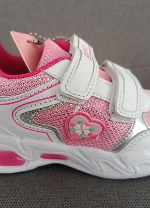 Кросівки на дівчинку