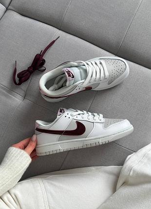Женские кроссовки nike sb dunk low grey white burgundy найк данк серого с белым и бордовым цветами