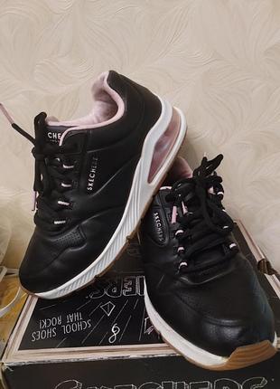 Кроссовки sketchers