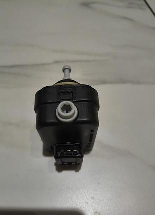 Коректор фар nissan note e11 89028944