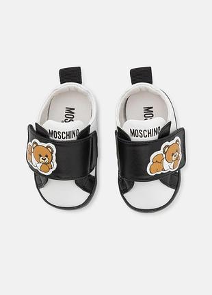 Дитячі пінетки moschino