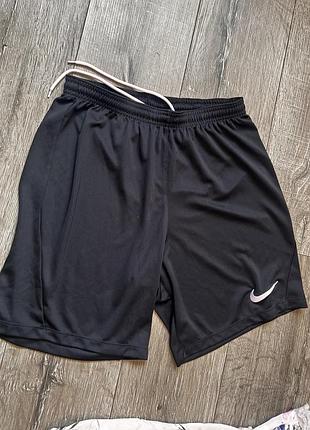 Шорти спортивні nike