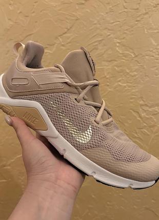 📌жіночі  кросівки nike legend essential 40.5 (26см)