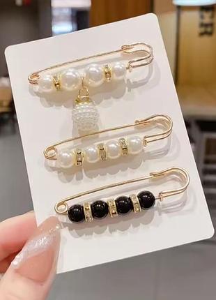Комплект черных и белых брошек булавок для одежды 3шт