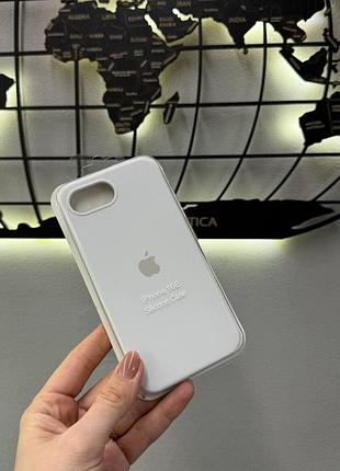 Чехол-бампер с микрофиброй для айфон 16е,чехол silicone case с микрофиброй для iphone 16e (белый)