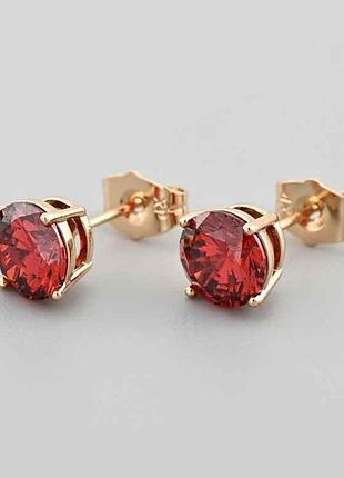 Серьги пусеты 21702 8х8мм красные фианиты вес 2.7г позолота 18к тм xuping