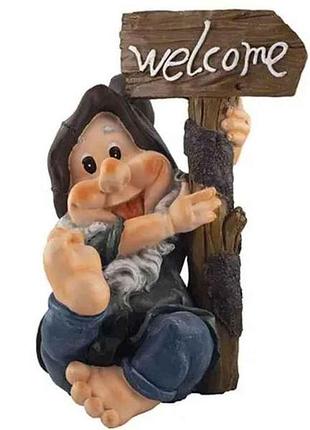 Садовая фигурка полистоун 39,5х26,5х28,5см гном сидит welcome арт.f4023(p) тм деколайн