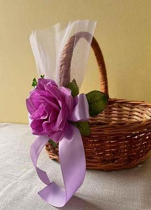 Украшение на крупной корзине no4 роза сиреневая тм easter