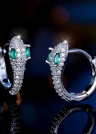 Вишукані сережки змії інкрустовані цирконами 10