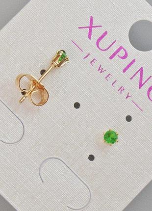 Сережки пусети xuping з зеленим кристалом d-4мм+- позолота 18к