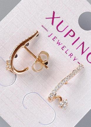 Серьги пусеты xuping с белыми стразами d-18,5х9мм+- позолота 18к
