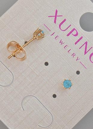 Сережки пусети xuping з блакитним кристалом d-4мм+- позолота 18к