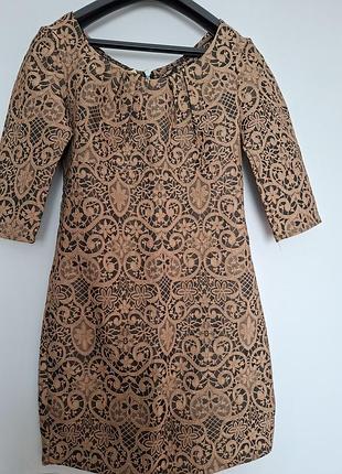 Короткое текстурное платье