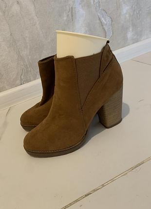 Ботінки bershka