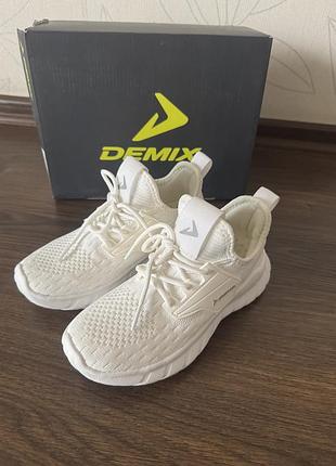 Кросівки demix 32 нові