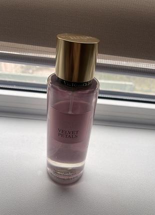 Victoria’s secret міст для тело velvet petals