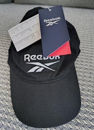 Бейсболка от reebok, абсолютно новая, с бирками, без дефектов, размер регулируется, по дополнительной информации обратитесь в личные сообщения.