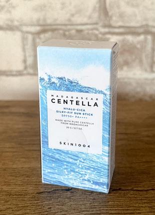 Оригінал! новий сонцезахисний стік skin1004 madagascar centella hyalu-cica silky-fit sun stick spf 50+ pa++++ , 20 мл, південна корея 🇰🇷