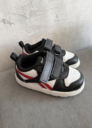 Дуже стильні дитячі кросівки кеди reebok оригінал майже нові