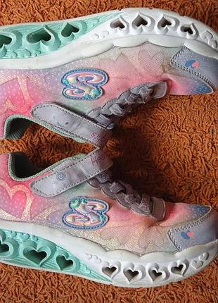 Кроссовки sketchers размер 34 см. стелька 21,5 см. для девочки. подошва с подсветкой.