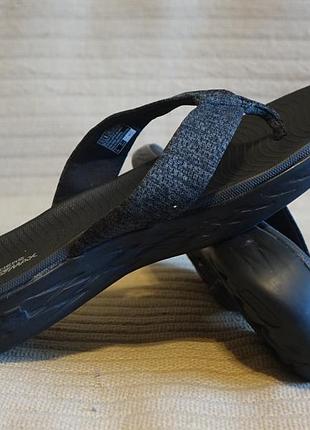 Легкі темно-сірі меланжеві трикотажні шльопанці skechers on the go 5-gen 41 р. (27,5 см.)