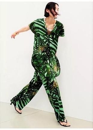 Костюм від бренду zara