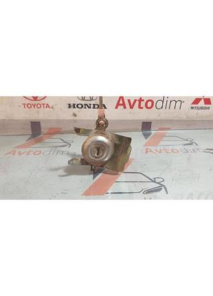 Личинка замка багажника 6905560110 toyota land cruiser prado 90