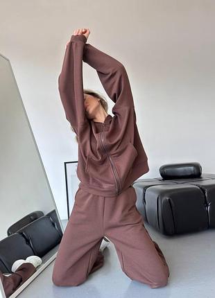 Костюм спортивный