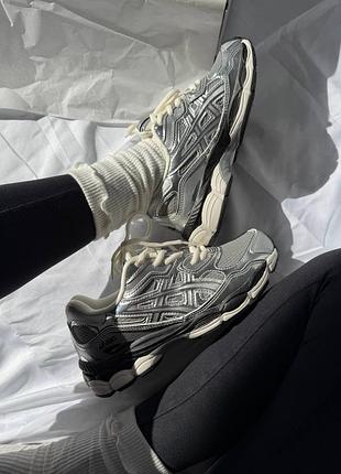 Кросівки жіночі asics gel-nyc silver metallic