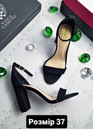 Vince camuto оригинал чорні замшеві босоніжки на підборах