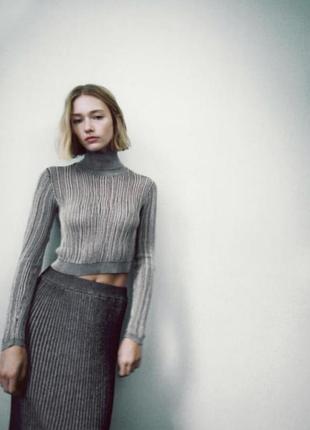 Сірий напівпрозорий в'язаний топ з високою горловиною zara