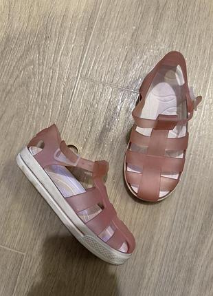 Детские босоножки сандали.