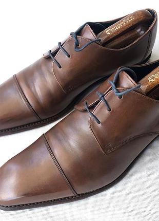 Полностью кожаные туфли от loake