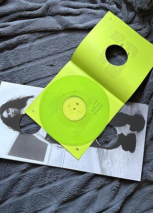 Продам платівку charli xcx - brat and it’s completely different 2x green vinyl lp