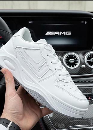 Кросівки чоловічі