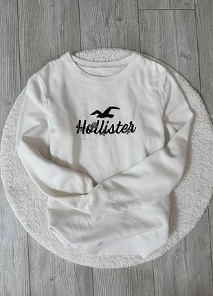 Світшот hollister з вишитим логотипом і квітами. жіночий світшот hollister