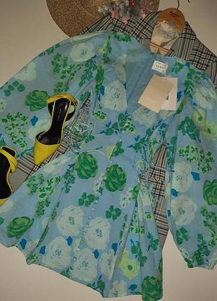 Фантастична  нова  міні сукня