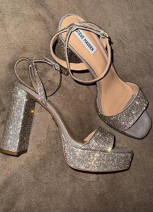 Босоножки 43-44р камни steve madden