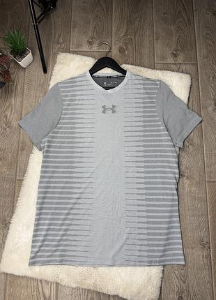 Спортивна футболка under armour