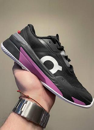 On the roger pro fire black pink