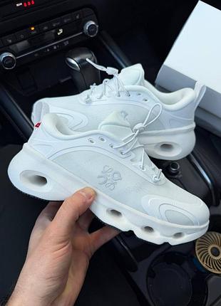 On cloudsolo x loewe white