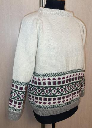 Шерстяной свитер
