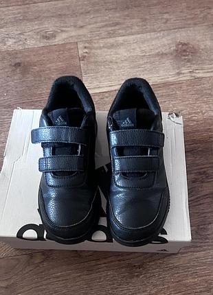 Фірмові дитячі кросівки adidas