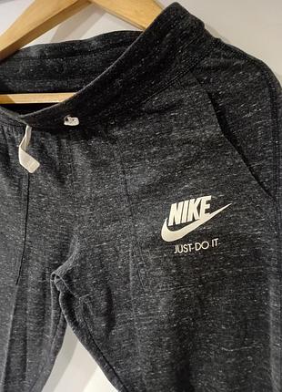Женские спортивные штаны nike